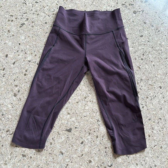 Lululemon Capri Purple Size 8 - Picture 1 of 3